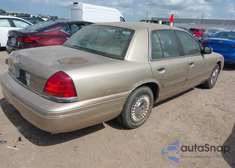 2000 Ford Crown Victoria z USA, uszkodzony, nr VIN 2FAFP73W7YX121917